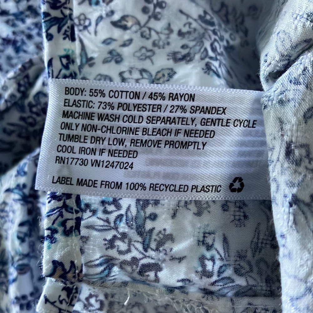pretty smocked blouse size m - Picture 8 of 8